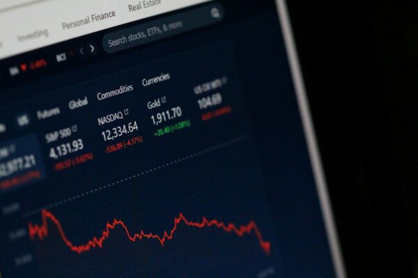Is There an Economic Crisis on the Horizon? Expert Opinion